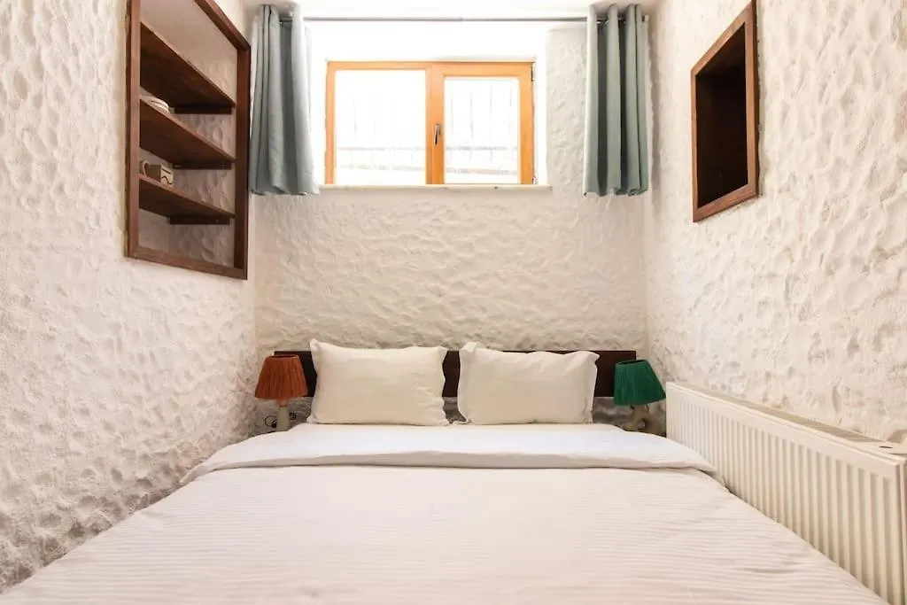דירה איסטמבול Authentic 1Br W Private Patio In Hype Cihangir