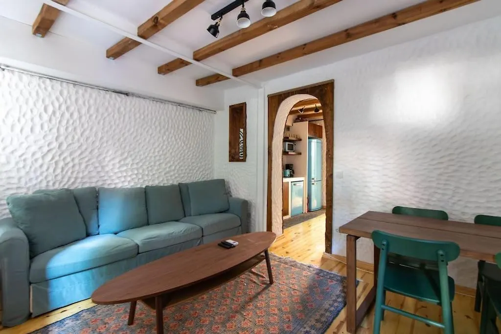 Apartment Authentic 1Br W Private Patio In Hype Cihangir Istanbul