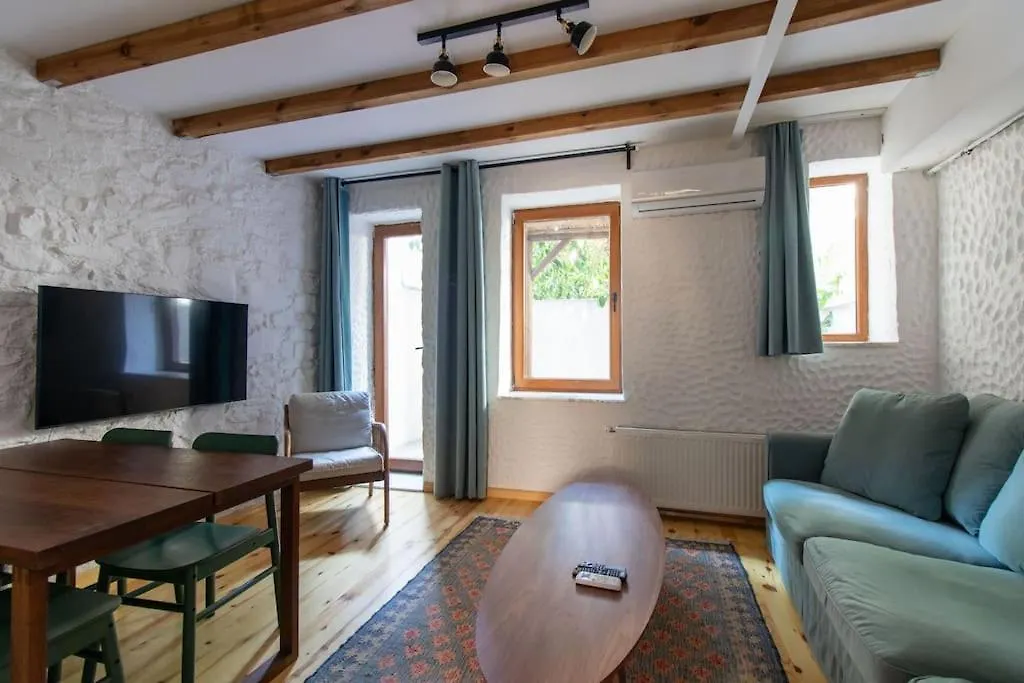 Apartment Authentic 1Br W Private Patio In Hype Cihangir Istanbul Turkey